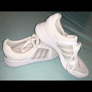Women’s Adidas Neo Cloudfoam Shoes 7.5